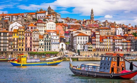 Petiscos and port in Porto