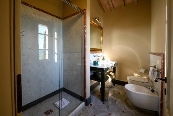 Upstairs Jr. Suite Lake View