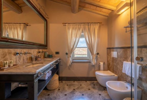 Upstairs Master - Lake view